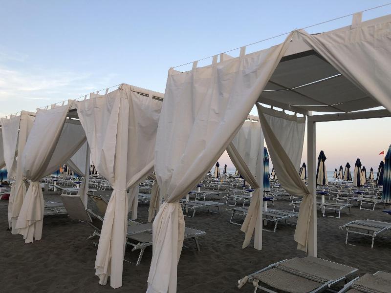 Hotel Mediterraneo ลิโด ดิ ลาตินา ภายนอก รูปภาพ