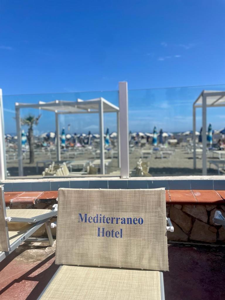 Hotel Mediterraneo ลิโด ดิ ลาตินา ภายนอก รูปภาพ