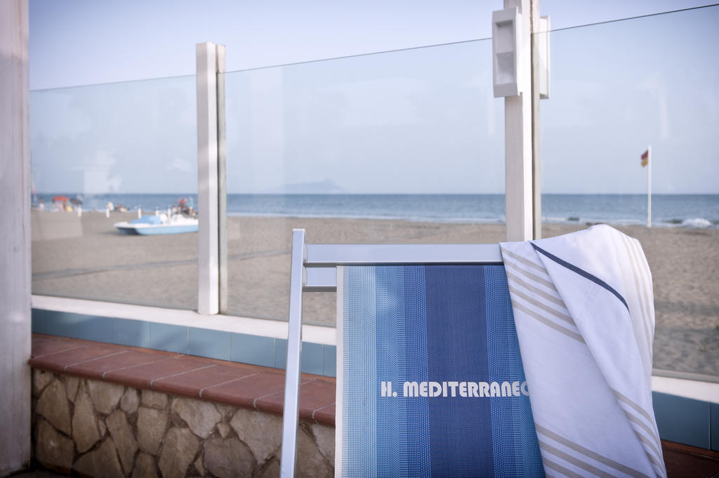 Hotel Mediterraneo ลิโด ดิ ลาตินา ภายนอก รูปภาพ